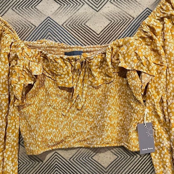 Índigo Rising Cropped Top - Picture 2 of 9